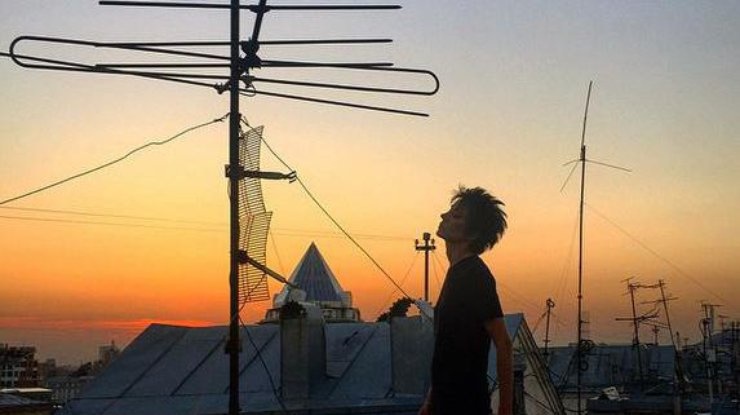 Земфира на крыше