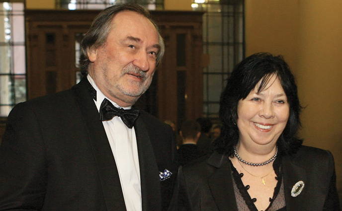 Богдан Сильвестрович и Лариса Семеновна прожили вместе более 40 лет. «Иногда думаю: может, хорошо, что Бодя не видит того, что творится в стране»