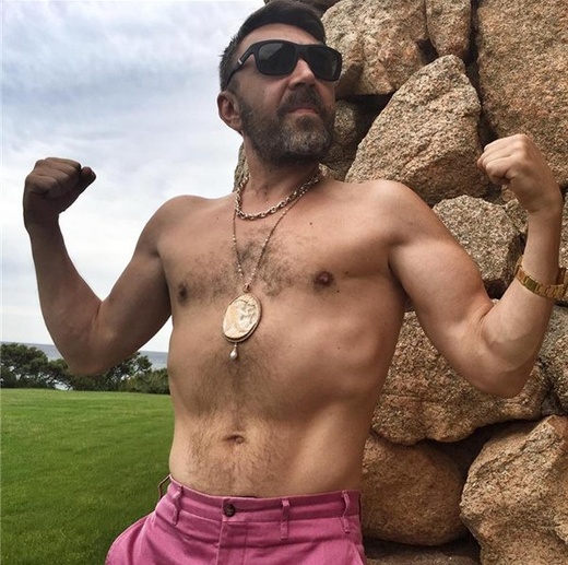 Эпатажный Шнур знает, как привлечь к себе внимание