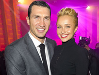 Хейден Панеттьер помогает родителям