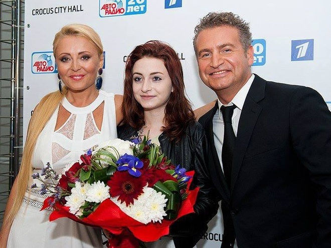 Анжелика Варум и Леонид Агутин с дочерью Елизаветой