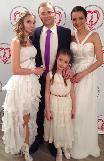 С любимой женой Татьяной и дочерьми Марией и Надеждой