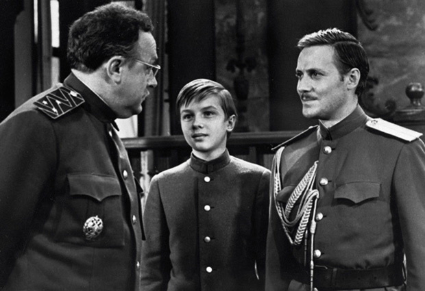 Владислав Стржельчик (генерал Ковалевский), Александр Милокостый (Юра Львов) и Юрий Соломин (Павел Кольцов) в картине «Адъютант его превосходительства», 1969 год