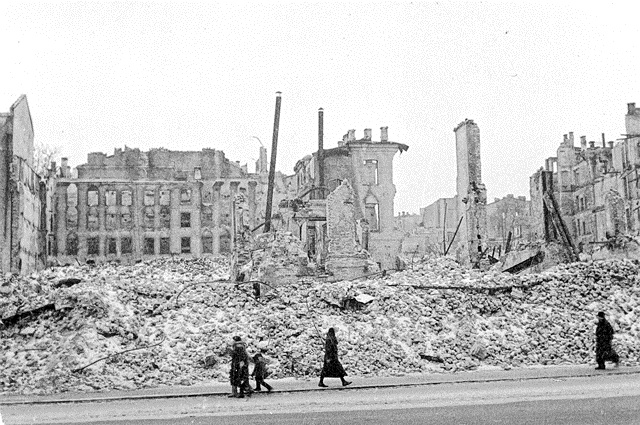 Крещатик, Киев, 1942 год