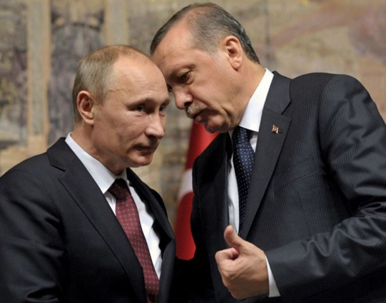Реджеп Эрдоган и Владимир Путин. «Когда же в новостных лентах появились первые сигналы о потеплении отношений двух диктаторов, публика нахмурилась: «Как же так? Неужели наш любимый Эрдоган пошел на поклон к х...йлу?»