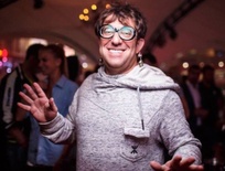 «Вы почему-то считаете, что с воз­растом секс уходит. А я считаю, что уходит, к счастью, политика» 