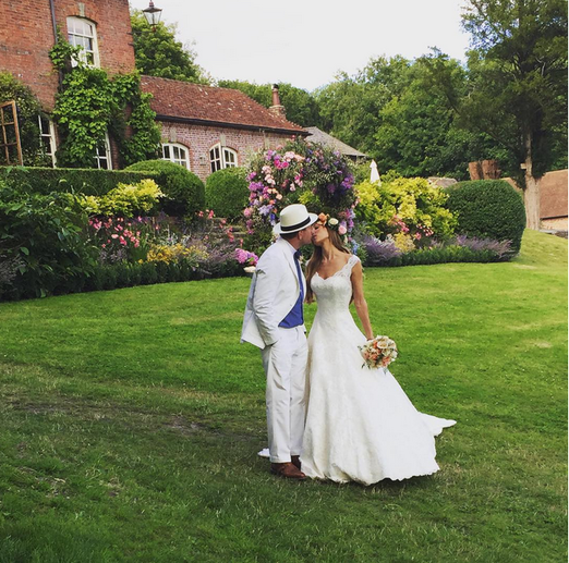 Молодые в поместье Уилтшир