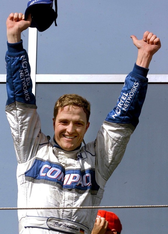 Ральф вслед за старшим братом покинул спорт и занялся тренерской работой. Фото: EPA.