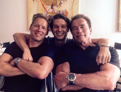 Арнольд Шварценеггер с сыновьями. Фото: patrickschwarzenegger / Instagram
