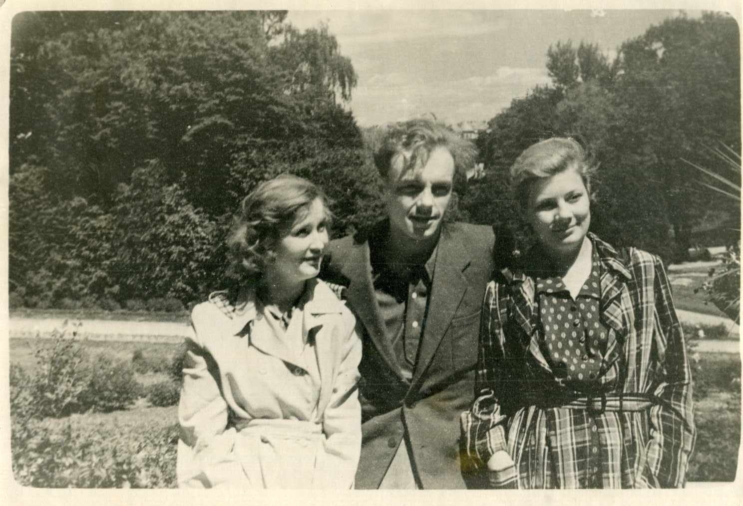 Кирилл Лавров, Николаева и Павлова. Фото: 