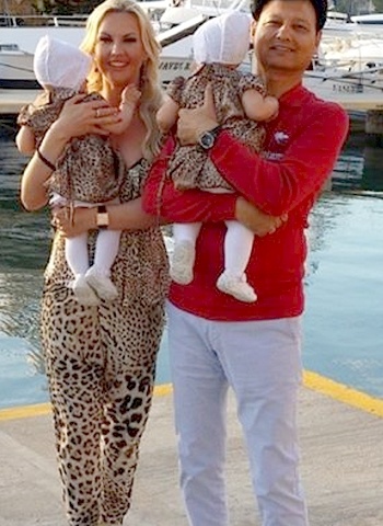 Камалия с мужем Захуром и дочками. Фото: 