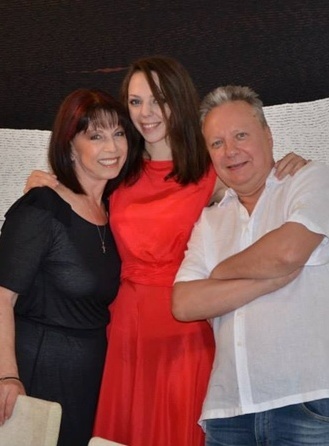 Лидия Хлябич с мужем и дочерью. Фото: vkontakte.ru