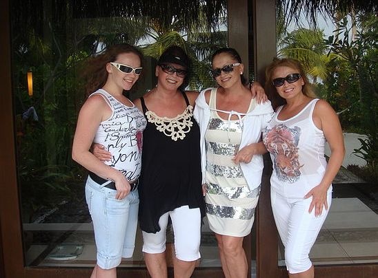 София, Лидия и Аурика Ротару с дочерью Настей на отдыхе. Фото: znamus.ru