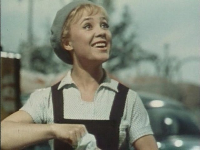 Н.Румянцева в фильме "Королева бензоколонки" Фото: