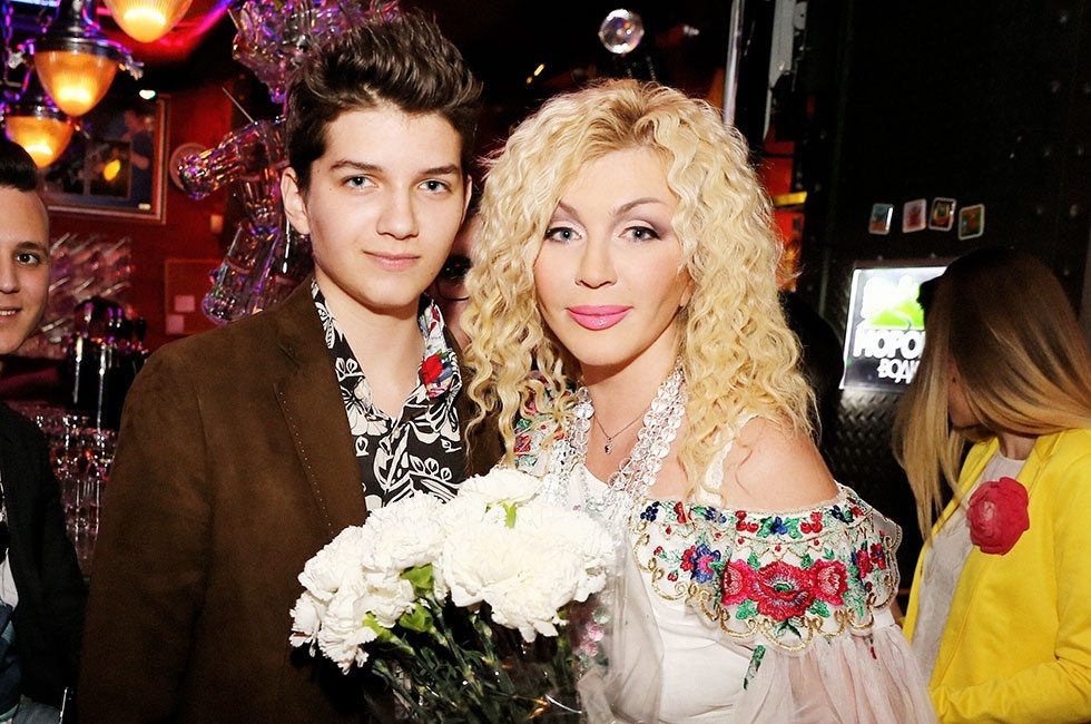 Ирина Билык с сыном Глебом. Фото: irinabilyk.com