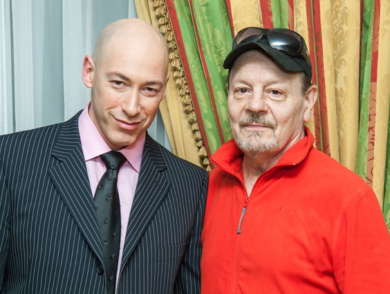 С Дмитрием Гордоном. «Я в каком-то переплете истории, в каких-то трагических событиях не только свидетелем оказался, но и участником. Это серьезный отпечаток накладывает и многому учит — в первую очередь порядочным человеком оставаться»