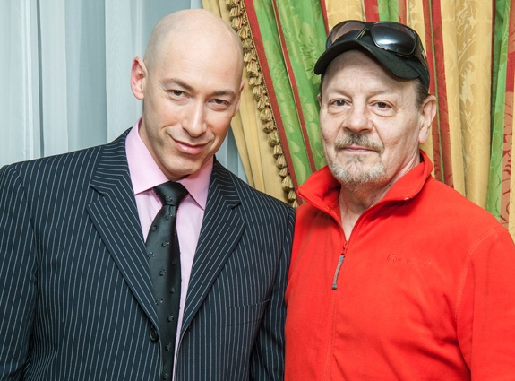 С Дмитрием Гордоном. «Я в каком-то переплете истории, в каких-то трагических событиях не только свидетелем оказался, но и участником. Это серьезный отпечаток накладывает и многому учит — в первую очередь порядочным человеком оставаться»