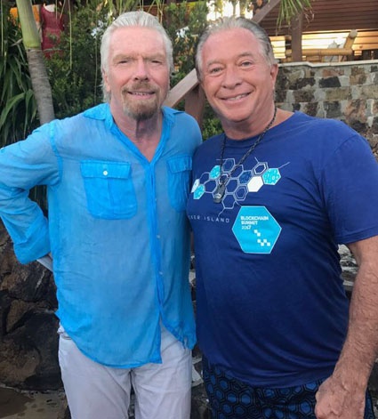 С британским миллиардером Ричардом Брэнсоном 