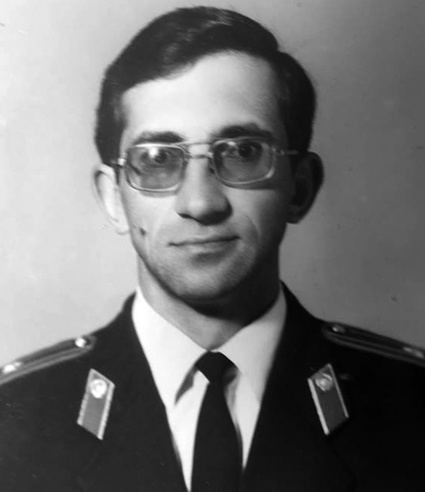 01_116С 1962 по 1982 год Борис Кузнецов служил адвокатом и юрисконсультом в подразделениях уголовного розыска Главного управления внутренних дел Леноблгорисполкомов и Управления внутренних дел Магаданского облисполкома