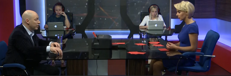 Дмитрий Гордон беседует со Светланой Орловской в программе «Большое интервью». «Для начала нужно каждому спасать самого себя, и тогда, может, спасется страна. С себя надо начинать — я просто на этом настаиваю»