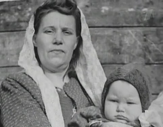 С мамой, 1952 год