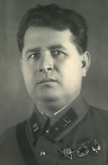 Старший лейтенант госбезопасности Иван Нагорный проходил по делу о злоупотреблении служебным положением, когда в конце 30-х работал начальником внутренней тюрьмы УГБ НКВД УССР