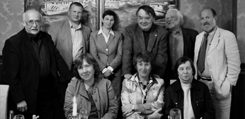 Светлана Алексиевич, российская журналистка Ядвига Юферова, сценарист, жена и соавтор кинорежиссера Алексея Германа Светлана Кармалита, Алексей Герман, писатель и публицист Петр Вайль, французский филолог-славист Рене Герра и другие