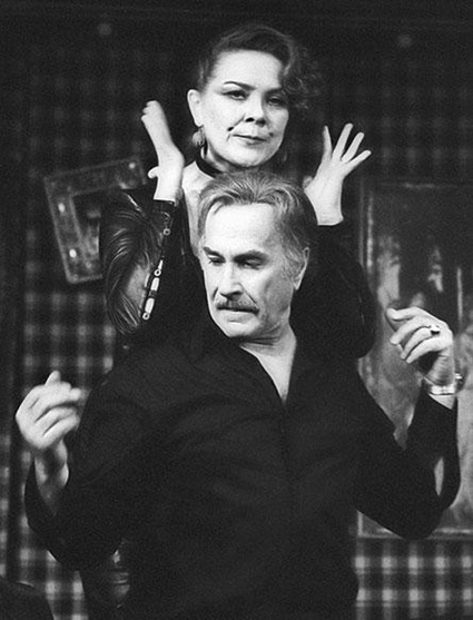 С Ларисой Голубкиной в спектакле «Последний пылко влюбленный»