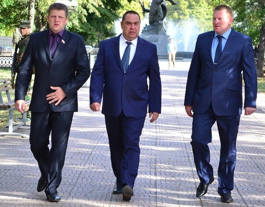 Премьер-министр «ЛНР» (с августа 2014-го по декабрь 2015-го) Геннадий Цыпкалов, глава «ЛНР» (с ноября по август 2014-го) Игорь Плотницкий и председатель Народного совета «ЛНР» (с мая 2014-го по март 2016-го) Алексей Карякин