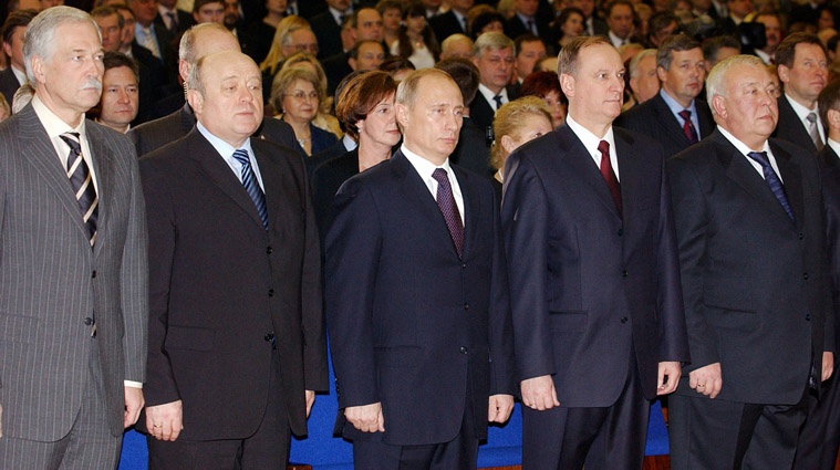 Спикер Госдумы России Борис Грызлов, председатель правительства России Михаил Фрадков, президент России Владимир Путин, директор ФСБ Николай Патрушев, директор Федеральной службы охраны РФ (ФСО) Евгений Муров на торжественном собрании, посвященном Дню работников органов безопасности, 19 декабря 2004 года