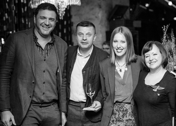 Леонид Парфенов с женой Еленой и Ксения Собчак с мужем Максимом Виторганом