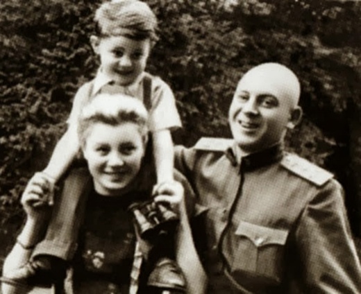 «В последние ее годы я иногда спрашивал: «Мама, вот если бы по-другому жизнь сложилась?..», а она отвечала неизменно: «Знаешь, нет, я все равно Василия встретила бы, все равно его полюбила бы и замуж за него вышла»