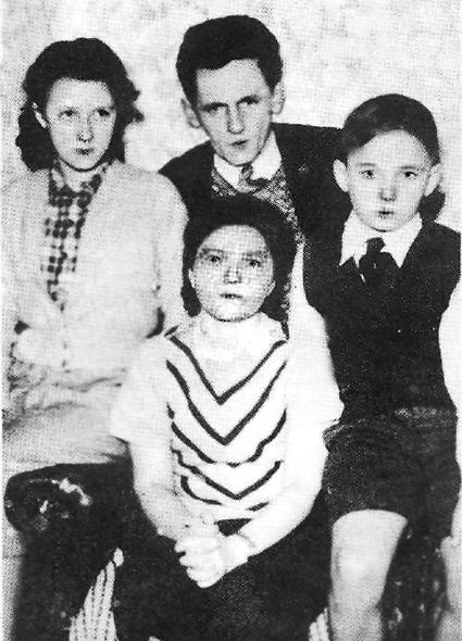 Кость Гиммельрайх с женой и детьми в Австралии, куда выехал на постоянное место жительства в 1951 году. Поселился в Мельбурне, был учредителем газеты «Украинец в Австралии», членом Легиона имени Симона Петлюры — антикоммунистического объединения бывших военнослужащих Красной Армии