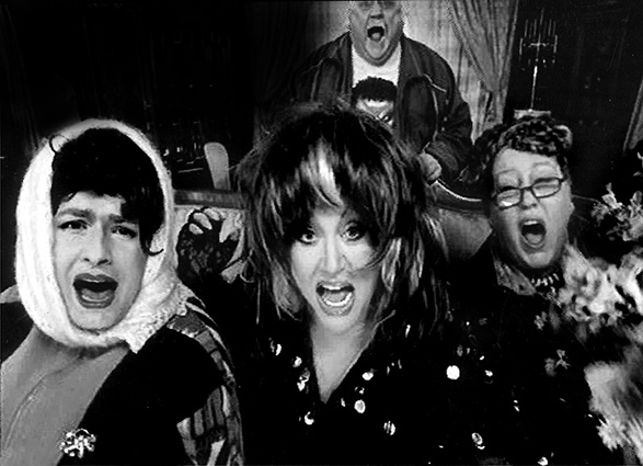 Андрей Данилко, Алла Пугачева, Нина Шаролапова и Анатолий Дьяченко в мюзикле Максима Паперника «За двумя зайцами», 2004 год