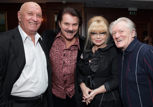 С Борисом Воскресенским, супругой Мариной и поэтом Юрием Рыбчинским. «Я счастливый человек — всю жизнь посвятил тому, что люблю»