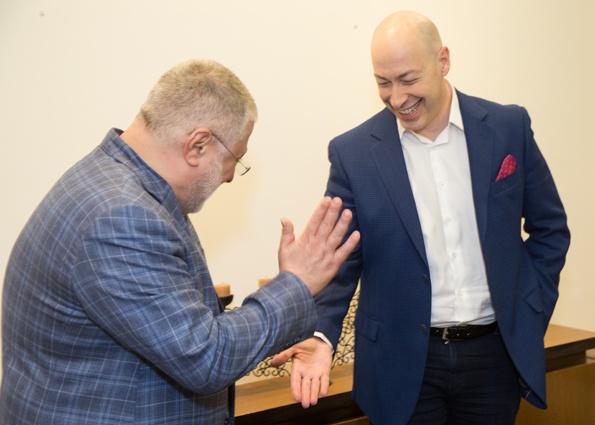 С Дмитрием Гордоном. «Счастливый вы человек?». — «Да!» Фото Ростислава ГОРДОНА