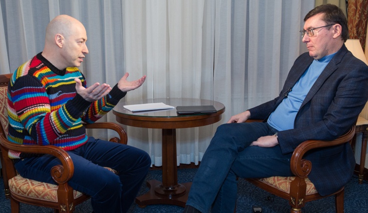 С Дмитрием Гордоном. «Принцип, которому меня отец научил: любая руководящая должность временна, после нее ты человеком должен остаться и показать, что руководящая должность для тебя — не единственная возможность в стране жить»