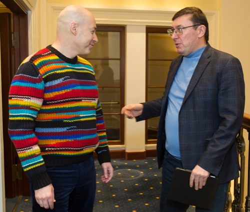 С Дмитрием Гордоном. «Украинскую ССР жовто-блакитним флагом улучшить нельзя — только новый фундамент заложить можно» Фото Ростислава ГОРДОНА