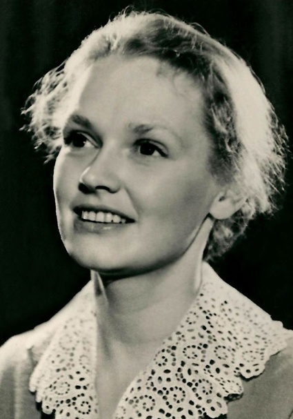 Нина Гребешкова снялась более чем в 80 картинах, но известна в основном запоминающимися ролями второго плана в фильмах своего мужа Леонида Гайдая