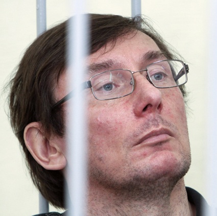 «В тюрьме мне очень везло: ко мне нужные книги и в нужный момент попадали — я бы и сейчас ничего лучше не придумал»