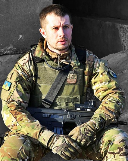 «Важнейшая веха не для «Азова», а для Украины — взятие Мариуполя. Потеря его крахом стала бы — после Донецка и Луганска еще и этот город-порт потерять. Безусловная катастрофа была бы»