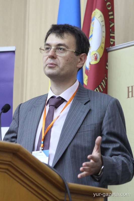 Мне раньше казалось, что самим фактом прихода в политику ты уже вступаешь в грязь и какие-то 