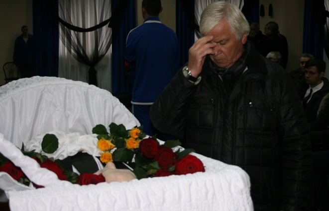 Владимир Мунтян прощается с другом. «Когда в 67-м Володя Мунтян под меня встал, я вздохнул — играть легко стало. Мы с Володей столько дел тогда натворили»