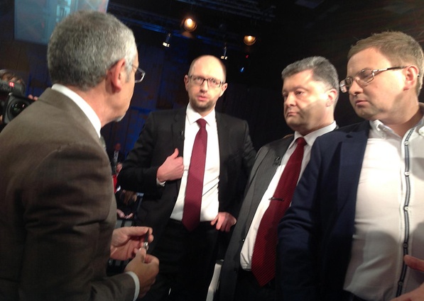 Савик Шустер, Арсений Яценюк, Петр Порошенко и Петр Мага. «Я девять лет работаю с Савиком, за это время у него почти полностью сменился штат, а я остался»