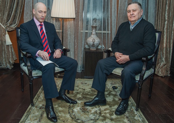 С Дмитрием Гордоном. «Разочарований было много, сокрушаться не единожды приходилось, но жизнь мне это не отравляло»