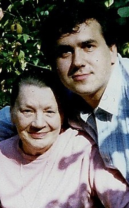 Галина Александровна со Стасом Садальским. «Последние 14 лет буквально по Высоцкому «тобой и Господом хранима» была — мною и Господом»