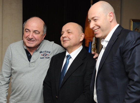 Борис Березовский, Виктор Суворов и Дмитрий Гордон, Лондон, 2012 год. «И ты с ним общался, и я: Борис Абрамович страстно любил жизнь. Даже все потеряв, этот человек жить продолжал бы...»