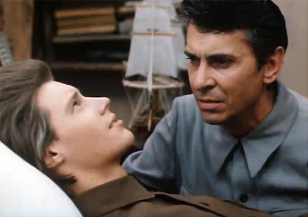 С Константином Степанковым в роли Жухрая в шестисерийной картине Николая Мащенко «Как закалялась сталь». «Жизнь дается человеку один раз, и прожить ее надо так, чтобы не было мучительно больно за бесцельно прожитые годы...»