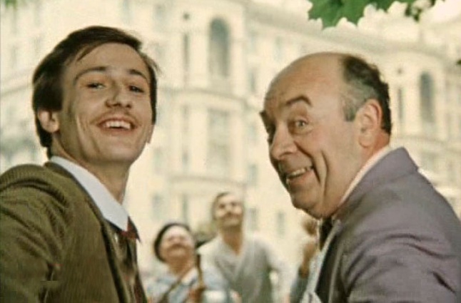 С Олегом Меньшиковым, «Покровские ворота», 1982 год. «Когда выходишь на эстраду, стремиться нужно к одному: всем рассказать немедля надо — кто ты, зачем и почему»