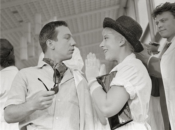 Савелий Крамаров, Инна Чурикова и Вячеслав Невинный в комедии «Тридцать три», 1965 год